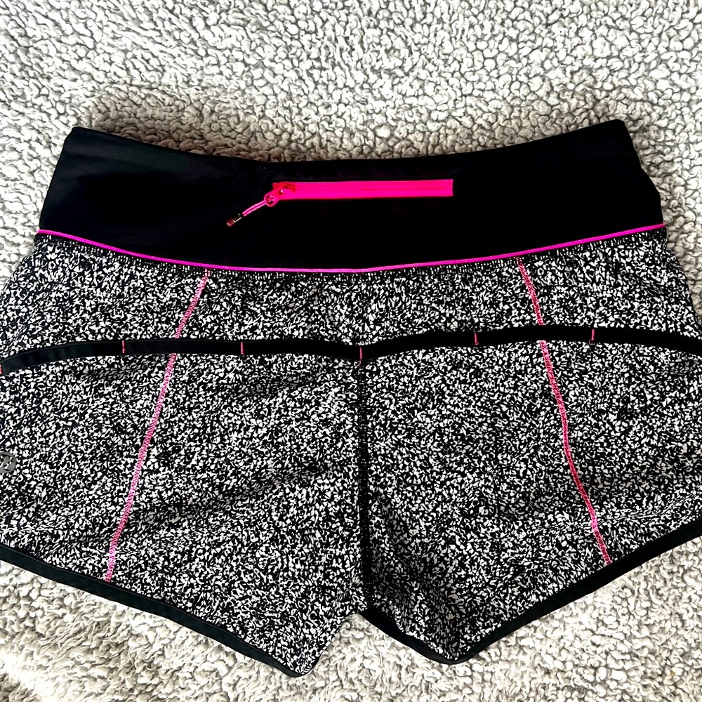 Lululemon Speed Up Low Rise Lined Shorts, Size 4